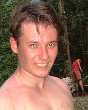 Devant la Fontaine du Fayard